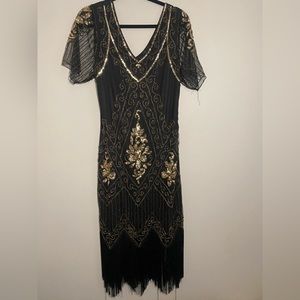 Flapper girl 1920s dress